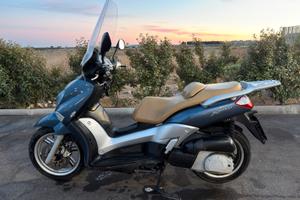 Yamaha X-City 250 cc.