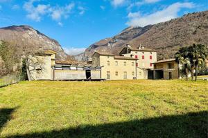 Rustico ristrutturato con giardino