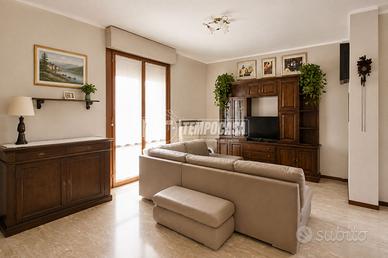 TRILOCALE CON DUE TERRAZZI E BOX!!!