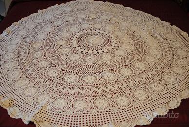 Tovaglia cotone all'uncinetto