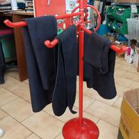 piantana porta asciugamano rosso