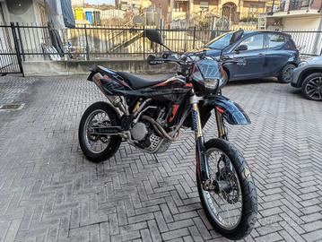 husquarna 450 TE depotenziata per neo patentati