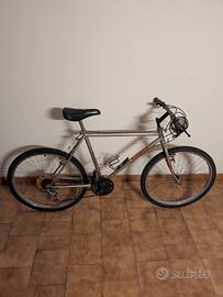 Mountain Bike Vintage  26" – Cambio Shimano SIS