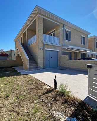 Appartamento di 165 m² con 5 locali e box auto a C