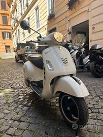 Vespa GTS 300 SUPER ABS