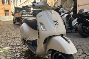 Vespa GTS 300 SUPER ABS