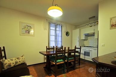 Trilocale arredato a Villa di Gargnano