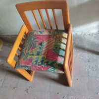 Sedia legno noce chiaro imbottita fantasi colorata