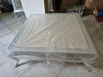 Tavolino da salotto sagomato bianco e argento
