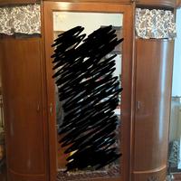 Armadio antico stile Liberty