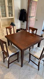Tavolo da pranzo allungabile in legno con 4 sedie