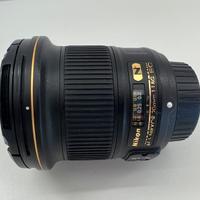 Nikon 20 mm 1.8 più 2 filtri