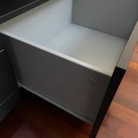 Mobile TV IKEA nero 120 cm con ante scorrevoli