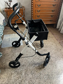 Deambulatore pieghevole