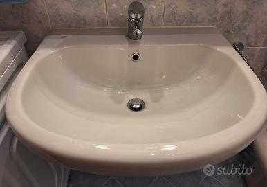 Lavandino semicolonna Ideal Standard con scarico