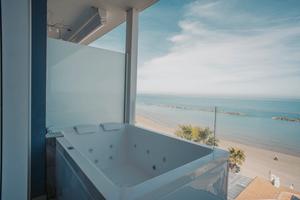 Appartamenti in prima fila sul mare