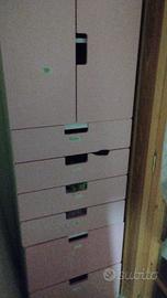 2 letti ikea con scrivania con due mobiletti 