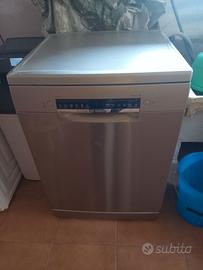 LAVASTOVIGLIE BOSCH SERIE 4