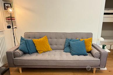 Divano letto 4 posti – €90