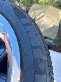 Treno gomme invernali Misure 225/50 r17.