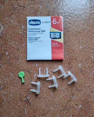 Copriprese antiscossa per prese a muro 10A Chicco