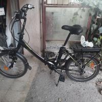 Bici pieghevole a pedalata assistita