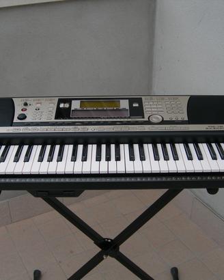 Tastiera Yamaha PSR-740