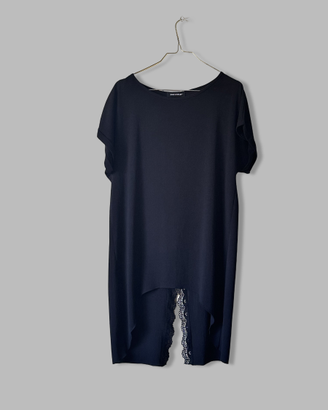 Maglia asimmetrica nera con pizzo taglia unica