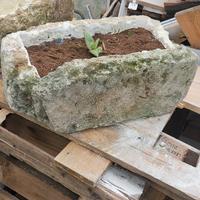 vaso in pietra per piante