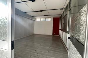 Via Cuoco locale deposito/magazzino con postauto