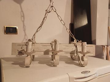 lampadario in legno e ferro