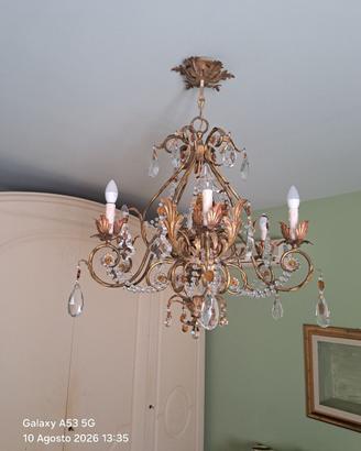 Lampadario in ferro lavorato con gocce