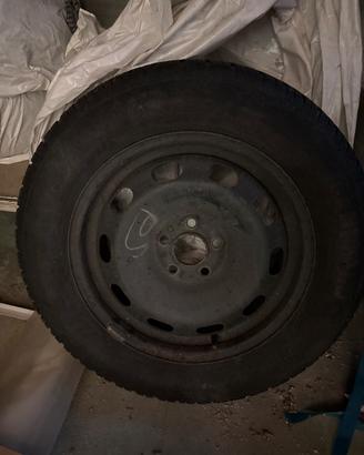 4 cerchi acciaio  VW GOLF 4 con pneumatici inv