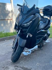 Yamaha xmax 400