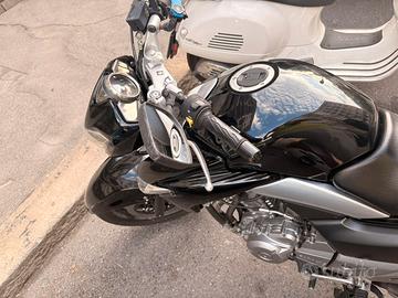 Suzuki Inazuma 250