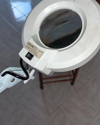 lampada da estetista 