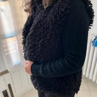 Gilet nero da donna in pellicia ecologica