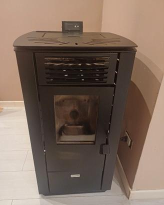 Stufa a pellet EQUATION Hella 7 kW Pari al nuovo