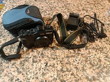 Nikon P7000 con accessori