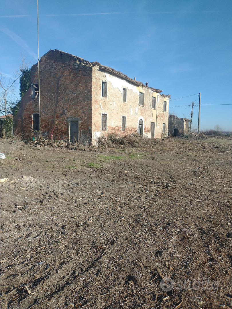 Casa da ristrutturare su terreno di 5600 mq - Vista 4