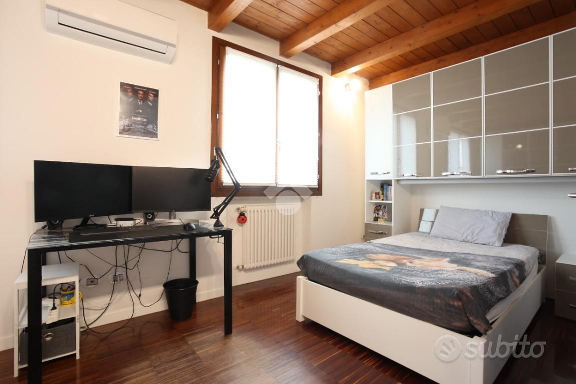 CASA SEMINDIPENDENTE A BOLOGNA