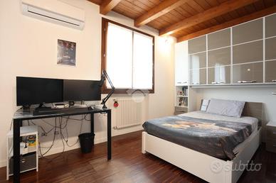 CASA SEMINDIPENDENTE A BOLOGNA