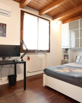 CASA SEMINDIPENDENTE A BOLOGNA