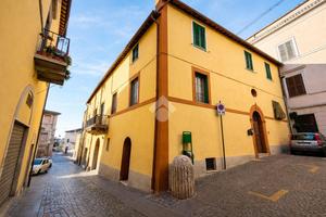 2 LOCALI A MONTALTO DI CASTRO