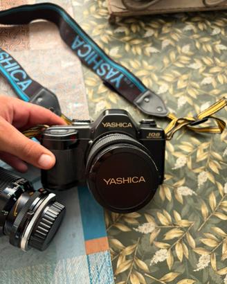 Macchina fotografica yashica 108
