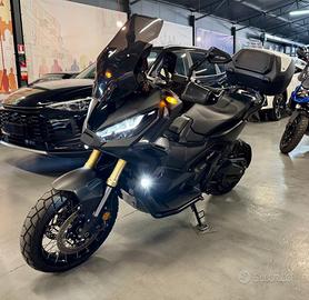 HONDA X-ADV 750 Triple Black