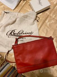 Busta in pelle con tracolla