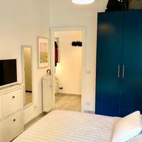 Due ante blu con cerniere armadio PAX ikea