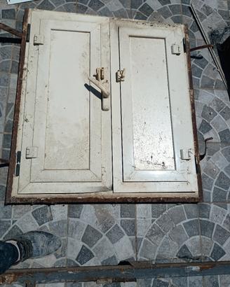 finestre a due ante