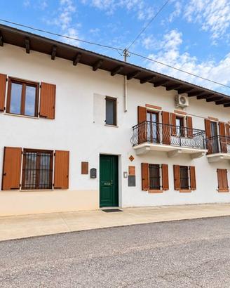 Villa di 120 m² con 5 locali e box auto a Montaldo